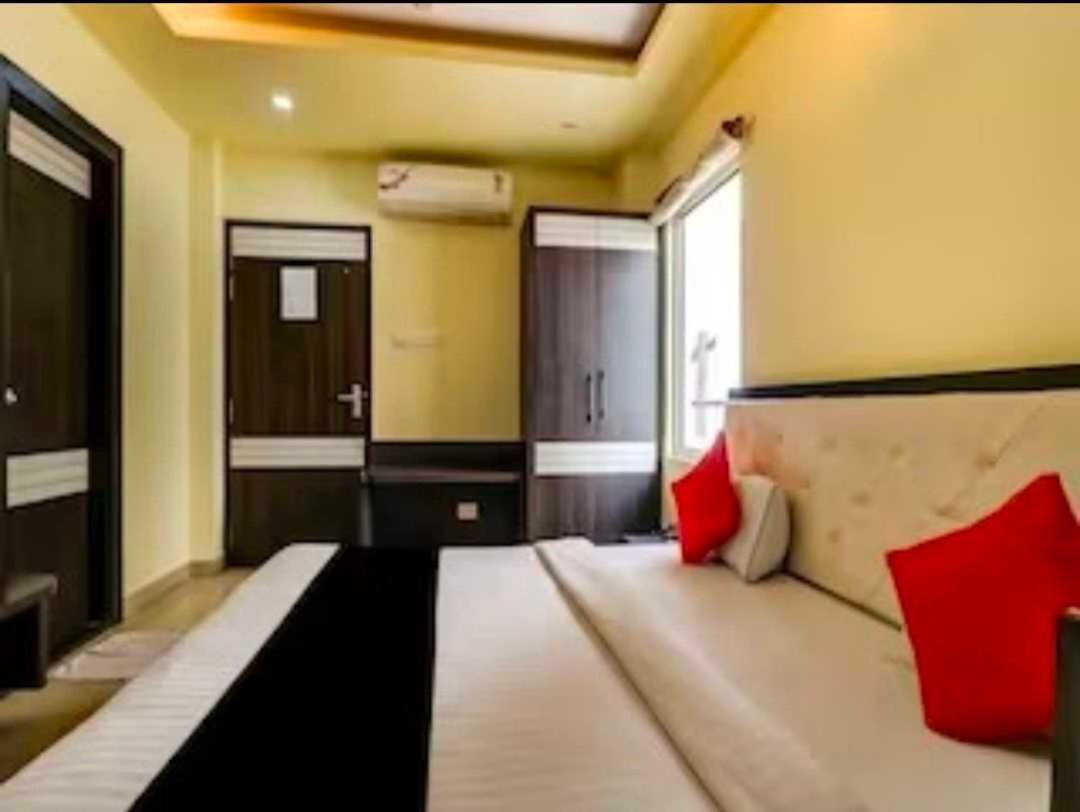 Collection O Hotel Kashi Inn Bénarès Extérieur photo